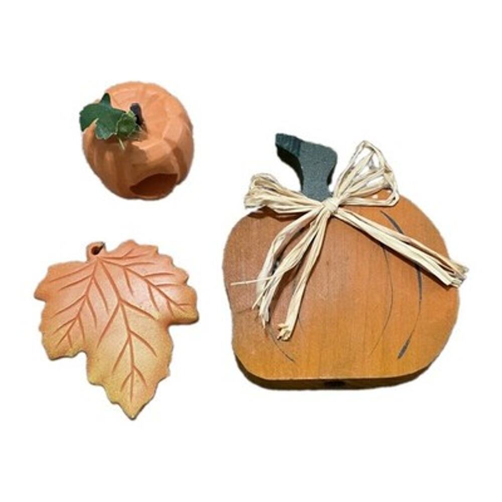 Vintage Cottagecore Fall Autumn Decor Grandmacore Leaf Pumpkin Wooden